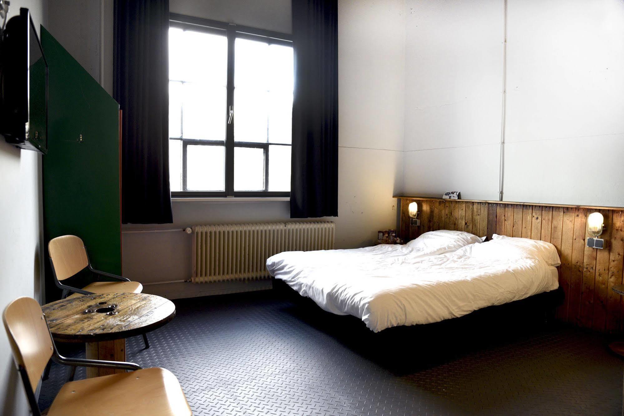 Blue Collar Hotel Eindhoven Esterno foto